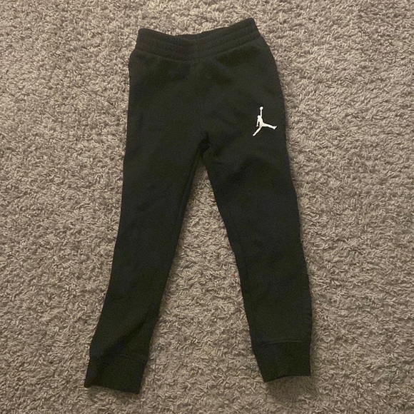 Jordan 5-6YRS Black Sweats - Picture 1 of 3